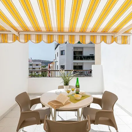 En El Centro De Cristianos Apartament Arona (Tenerife)